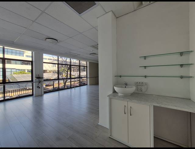 135M² OFFICE TO LET IN ILLOVO
